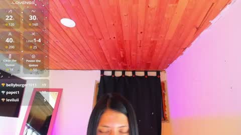 giaaaa   online show from July 12, 12:47 am