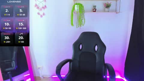 giaaaa   online show from May 26, 12:06 am