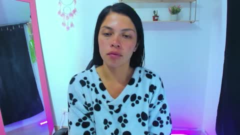 giaaaa   online show from March 13, 2:04 am