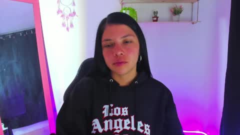 giaaaa   online show from April 7, 12:23 am