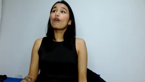 Snapshot of gia_lee10 chatting on October 6, 2:40 am Gia Lee online show from October 6, 2:40 am