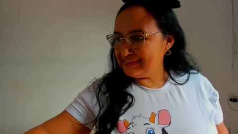 nahomi online show from March 8, 2:08 pm