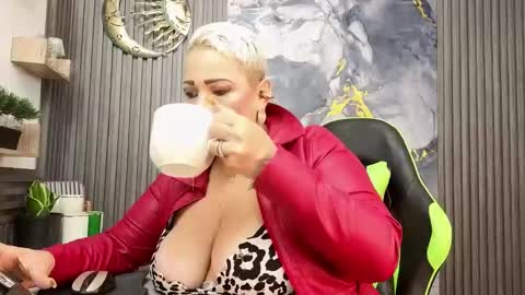   online show from March 5, 10:24 am