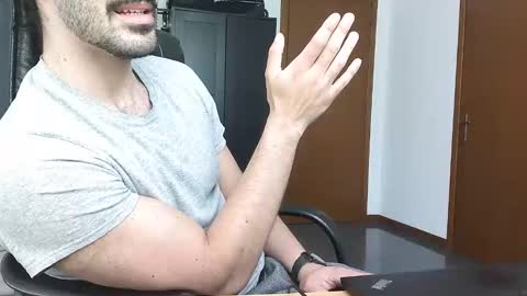 gianniamalfi online show from April 16, 2:06 pm