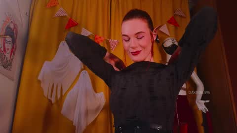 Eva online show from October 28, 5:14 pm