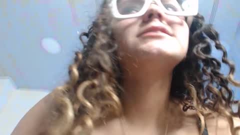 Giia  online show from December 1, 7:56 pm