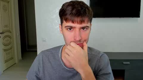 gilbertogonzales online show from March 1, 6:13 am