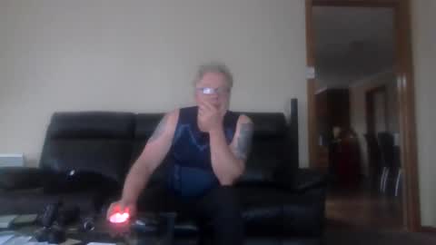 gimmmieoooo online show from February 22, 6:17 am