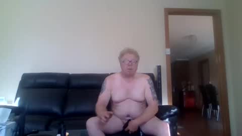 gimmmieoooo online show from March 5, 7:06 am