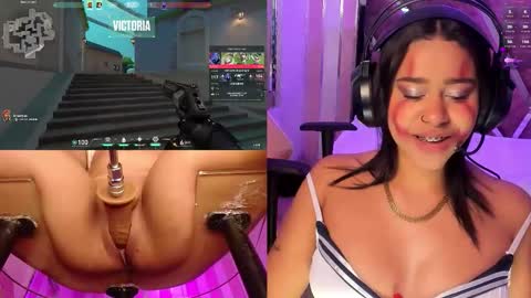 Snapshot of ginakurt_ chatting on October 18, 4:49 am Gina online show from October 18, 4:49 am