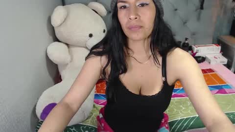 Snapshot of ginasailor chatting on October 19, 2:38 am ginasailor online show from October 19, 2:38 am