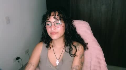 giny_bean online show from May 3, 3:34 am