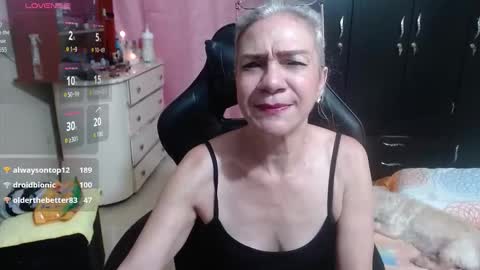 Snapshot of giorgia_xue53 chatting on October 2, 1:37 am Mary online show from October 2, 1:37 am