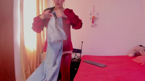 Girasol Walton online show from February 7, 3:41 pm