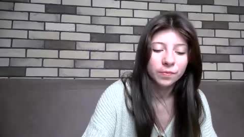 girl_cute007 online show from May 25, 10:49 pm
