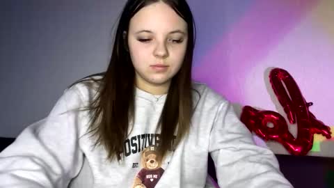 girl_shy07 online show from February 9, 9:06 pm