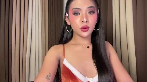 queen ronna online show from May 13, 8:02 am