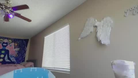 Jasmine online show from March 18, 6:14 pm