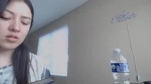 Jasmine online show from November 14, 6:32 pm