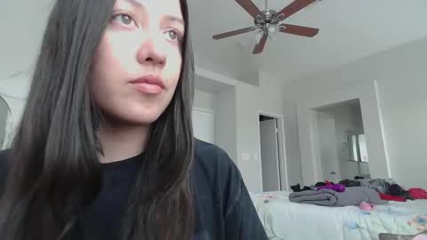 Snapshot of girlnextdoor702 chatting on December 11, 6:31 pm Jasmine online show from December 11, 6:31 pm