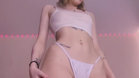 Snapshot of girlswannasex chatting on September 23, 11:59 am Ella Lisa Chloe online show from September 23, 11:59 am