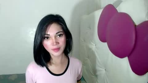 Snapshot of girlthatyouwantxx chatting on October 11, 5:01 am Divine online show from October 11, 5:01 am