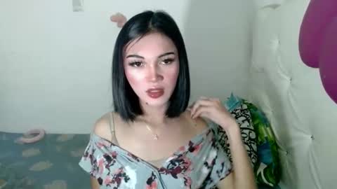 Snapshot of girlthatyouwantxx chatting on September 9, 5:51 am Divine online show from September 9, 5:51 am