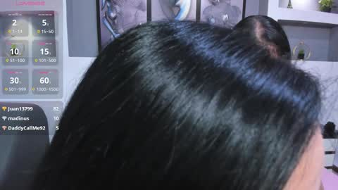 Snapshot of girsl_hot chatting on October 18, 11:53 pm Violeta y Samantha online show from October 18, 11:53 pm
