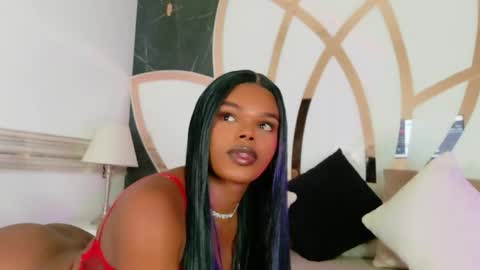 gisela_valencia online show from May 5, 5:36 am