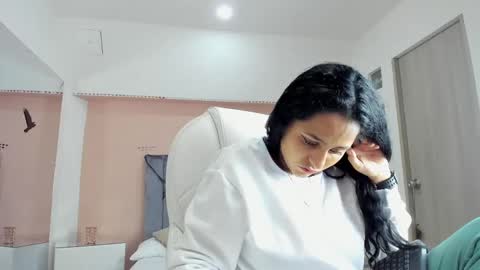 Snapshot of giselle_roldan chatting on October 8, 4:29 am GISELLE ROLDAN online show from October 8, 4:29 am
