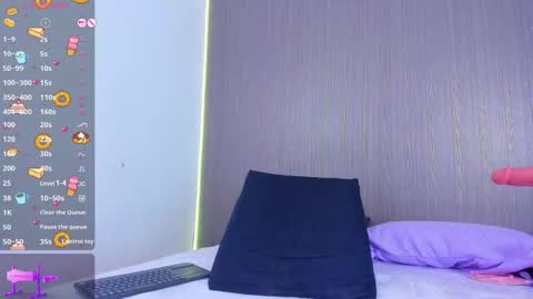 Gigi  online show from November 11, 5:42 am