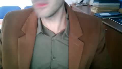Snapshot of giuseppevai1 chatting on October 22, 8:39 am giuseppevai1 online show from October 22, 8:39 am