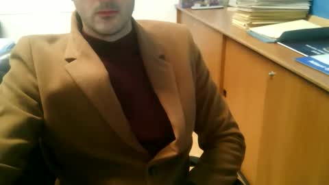 giuseppevai1 online show from December 15, 6:26 pm