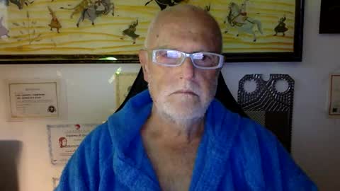 giutomma930394 online show from May 24, 6:14 pm