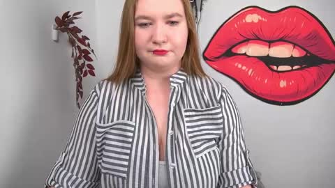 Nikki online show from May 14, 3:43 pm