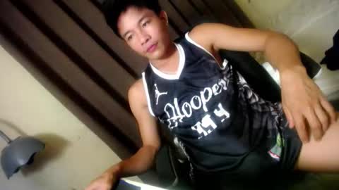 Snapshot of glenndou_daxs chatting on September 25, 10:55 am glenndou_daxs online show from September 25, 10:55 am