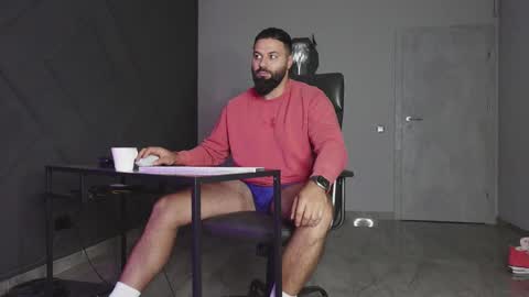 Matthew .. for short call me Matt online show from October 31, 11:05 pm