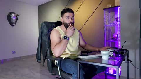 Matthew .. for short call me Matt online show from March 10, 3:52 pm