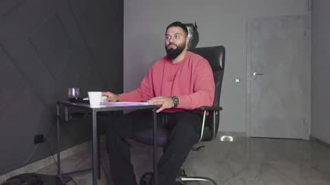 Matthew .. for short call me Matt online show from October 30, 10:54 pm