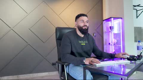 Matthew .. for short call me Matt online show from February 27, 10:01 am