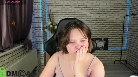 glimmer_goddesss online show from November 26, 9:28 am