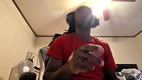 glomightyj online show from May 31, 4:28 pm