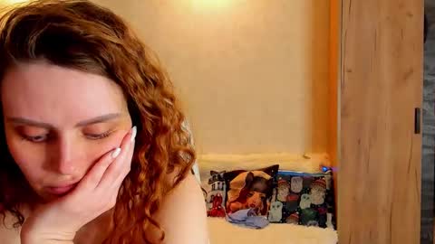 Gloria Wood online show from February 14, 9:10 pm