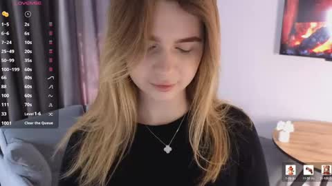 Mia online show from April 15, 10:07 am