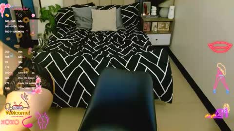 Kim - DONT FORGET TO FOLLOW AND GIME THUMBS UP online show from November 10, 7:33 am