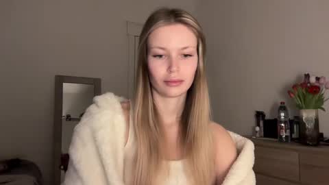 glow_angel online show from January 30, 7:04 pm