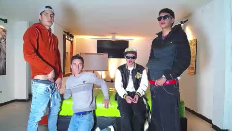 THOMAS AND DAMIAND online show from November 28, 6:37 pm