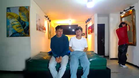 THOMAS AND DAMIAND online show from May 20, 1:17 pm