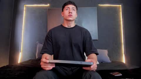 steven online show from December 7, 1:57 pm