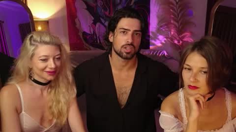   330 UTC2 girls   online show from May 26, 2:28 am